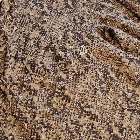 Outback red small top snake print animal print blouse with front pockets - Picture 7 of 8